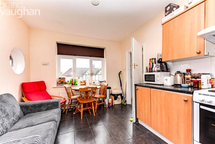 4 Bedroom Semi-Detached House To Rent In Nyetimber Hill, Brighton, East Sussex, BN2