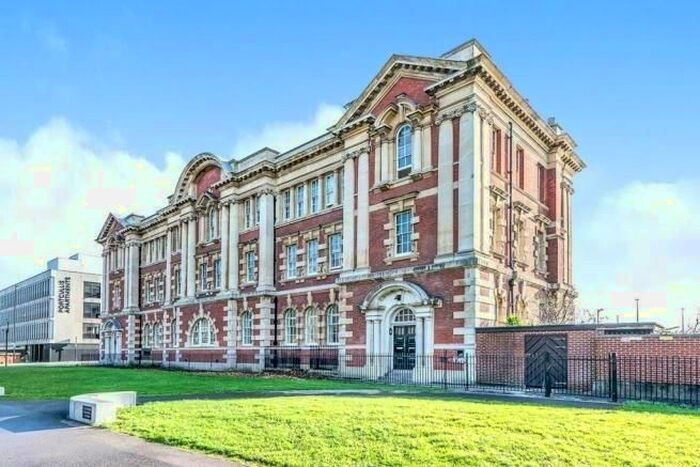 2 Bedroom Flat To Rent In Flat, Admiralty House, Platform Road, Southampton, SO14