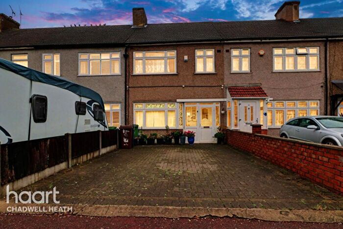 3 Bedroom Terraced House For Sale In Grosvenor Road, Dagenham, RM8