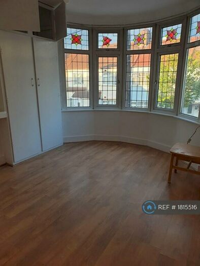 3 Bedroom Terraced House To Rent In Lawrence Avenue, London, E12