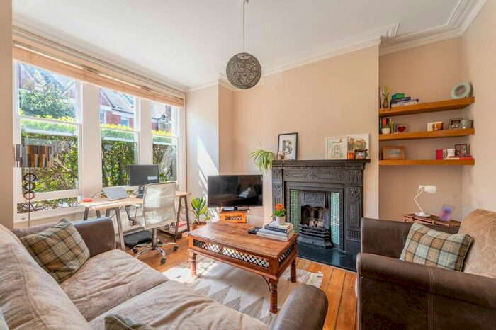 2 Bedroom Maisonette To Rent In Yukon Road, Balham, London, SW12