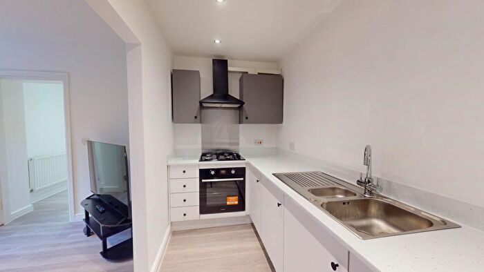 2 Bedroom Flat To Rent In Wilmslow Road, Withington, M20