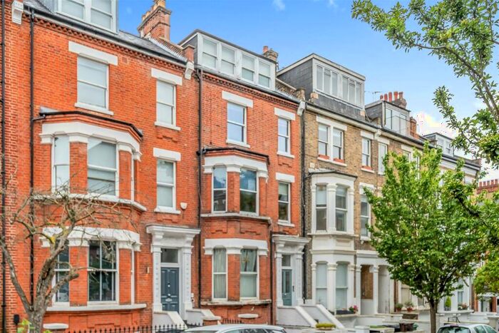 1 Bedroom Flat To Rent In Denning Road, Hampstead Village, NW3
