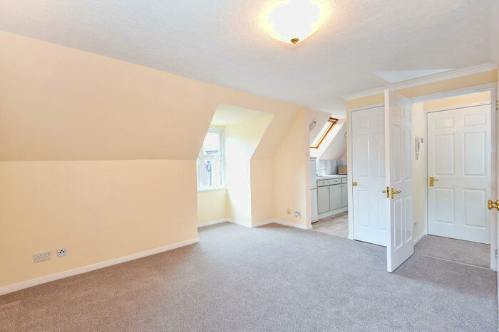 Apartment To Rent In Ashfield Place, Chislehurst, BR7