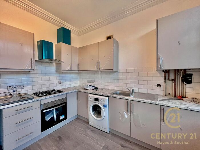 1 Bedroom Flat To Rent In Leeland Road, London, W13