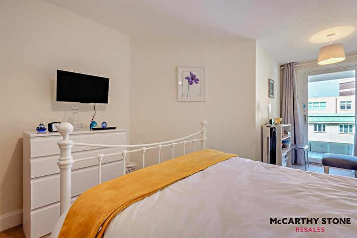 1 Bedroom Flat For Sale In Horizons, Churchfield Road, Poole, BH15