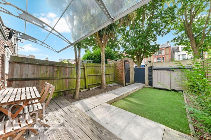 5 Bedroom Terraced House For Sale In Cade House, Tulse Hill, SW2