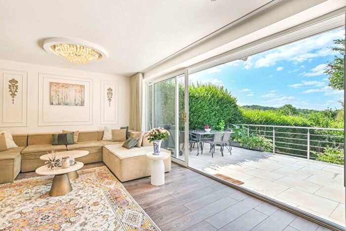 5 Bedroom Semi-Detached House For Sale In Whitton Avenue East, Sudbury, Greenford, UB6