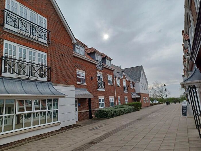 2 Bedroom Flat To Rent In Carlton Mews, The Carlton Centre, Lincoln, Lincolnshire, LN2