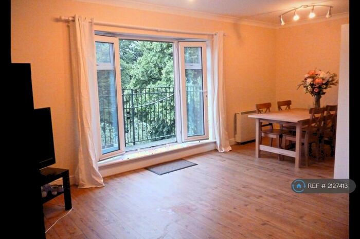 2 Bedroom Flat To Rent In The Corner Place, Harborne, B17
