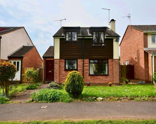 3 Bedroom Detached House For Sale In Spinneyfield, Bishops Lydeard, Taunton, TA4