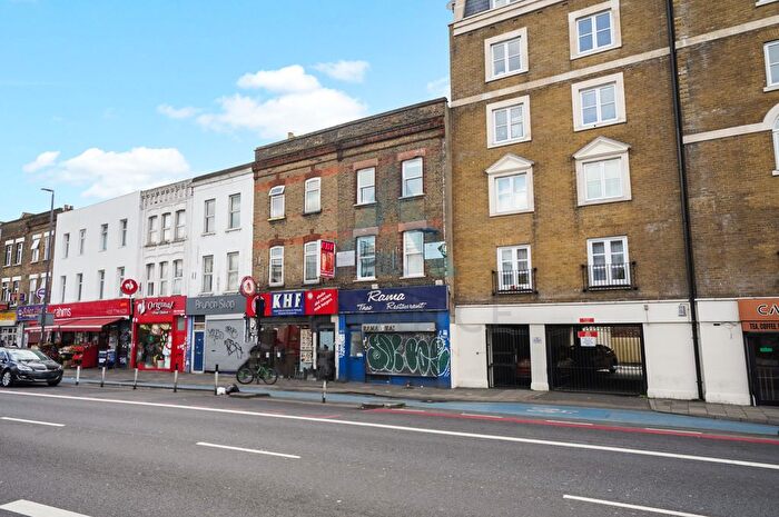 Studio To Rent In Mile End Road, London, E1