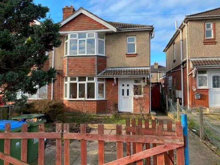 4 Bedroom Semi-Detached House To Rent In Pansy Road, Southampton SO16