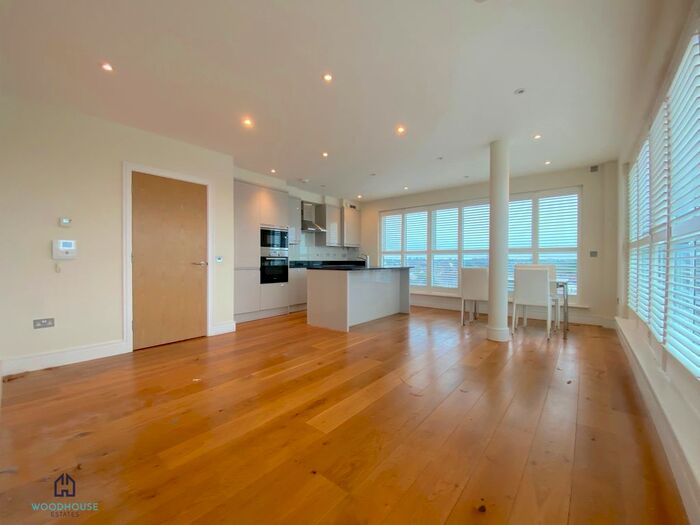 2 Bedroom Flat To Rent In High Road, London, NW10