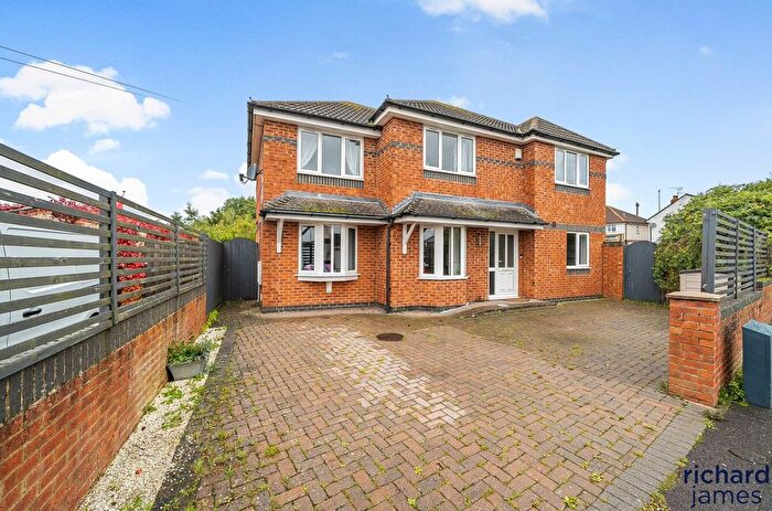 4 Bedroom Detached House For Sale In Nythe Road, Nythe, Swindon, SN3