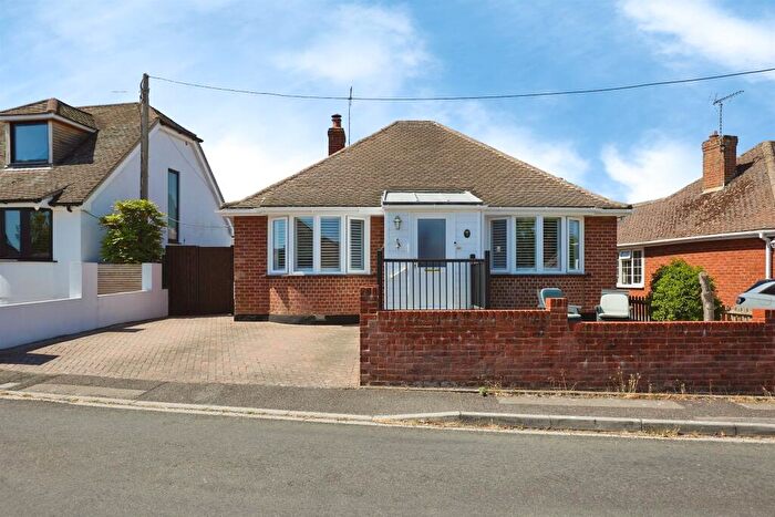 2 Bedroom Detached Bungalow For Sale In Marina Crescent, Durrington, Salisbury, SP4