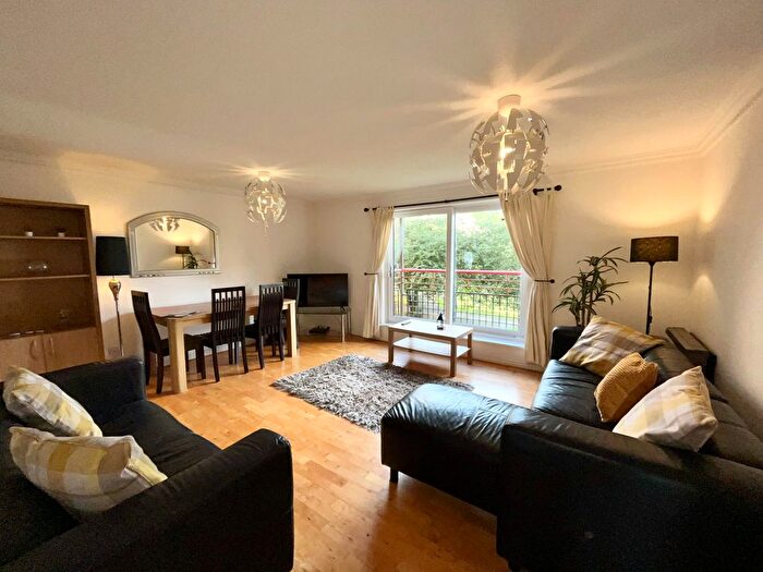 3 Bedroom Property To Rent In Riverview Place, Glasgow, G5