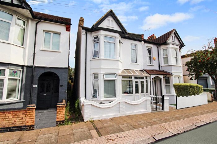 3 Bedroom Semi-Detached House For Sale In Woodfield Park Drive, Leigh-On-Sea, SS9