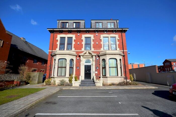 2 Bedroom Flat To Rent In Park Road, Blackpool, Lancashire, FY1