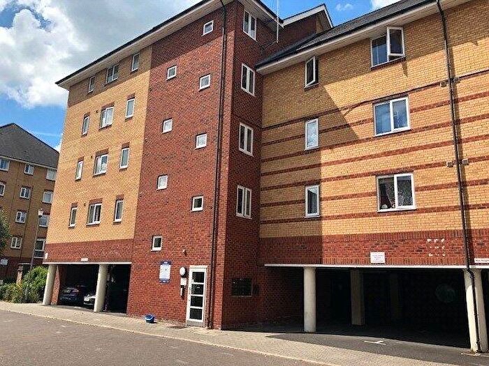 2 Bedroom Flat For Sale In St. Peters Street, Maidstone, Kent, ME16
