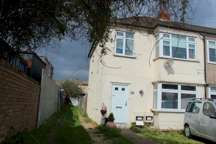 1 Bedroom Ground Maisonette To Rent In Askwith Road, Rainham, Essex, RM13