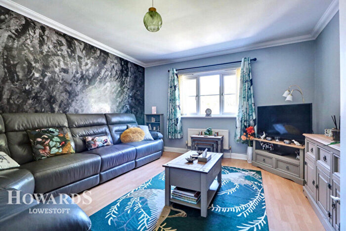 2 Bedroom Semi-Detached Bungalow For Sale In Amber Drive, Kessingland, NR33