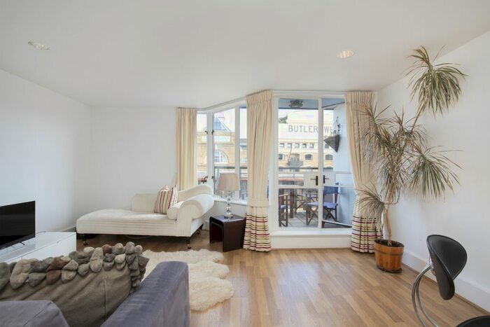 2 Bedroom Flat To Rent In Admirals Court, Horselydown Lane, London, SE1