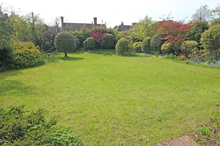 4 Bedroom Detached House For Sale In Summerdown Road, Eastbourne, BN20