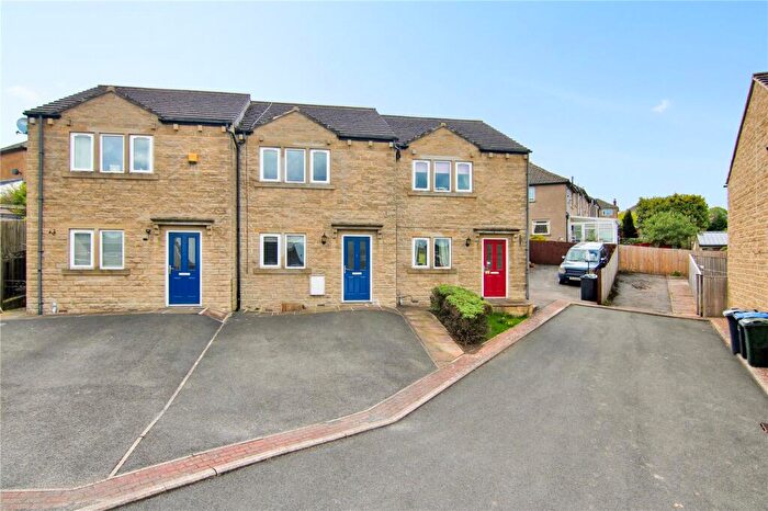 2 Bedroom Town House For Sale In Wall Street, Fell Lane, Keighley, BD22