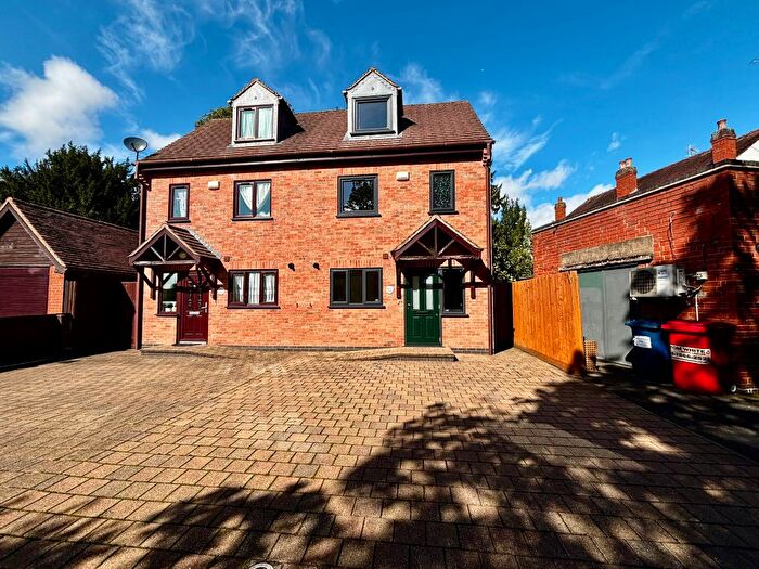 3 Bedroom Semi-Detached House To Rent In Brook Lane, Nuneaton, CV10