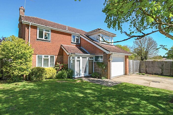 4 Bedroom Detached House For Sale In Eastwell Close, Shadoxhurst, TN26