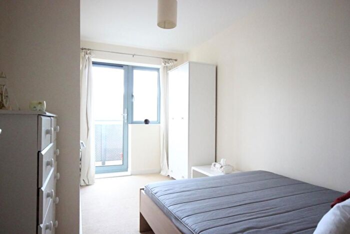 2 Bedroom Flat To Rent In Agate Close, London, NW10