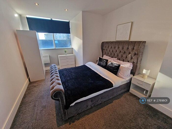 1 Bedroom Flat To Rent In Empire House, Bradford, BD1