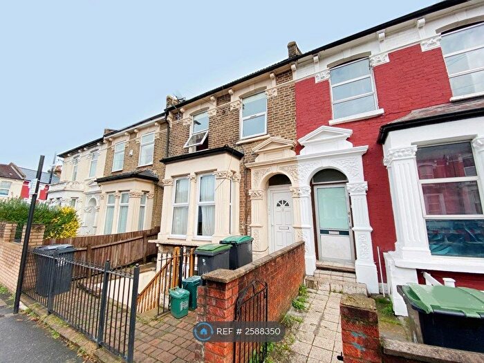 2 Bedroom Flat To Rent In Alroy Road, London, N4
