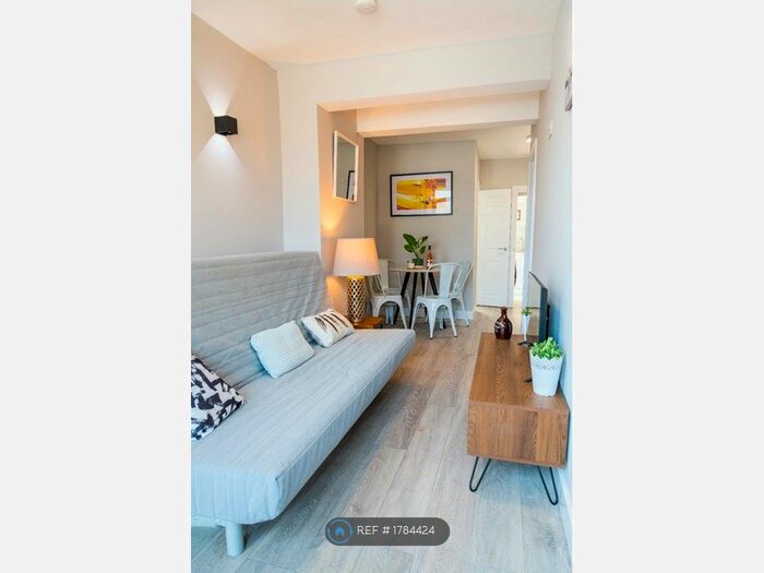 1 Bedroom Flat To Rent In Hedley Street, Maidstone, ME14