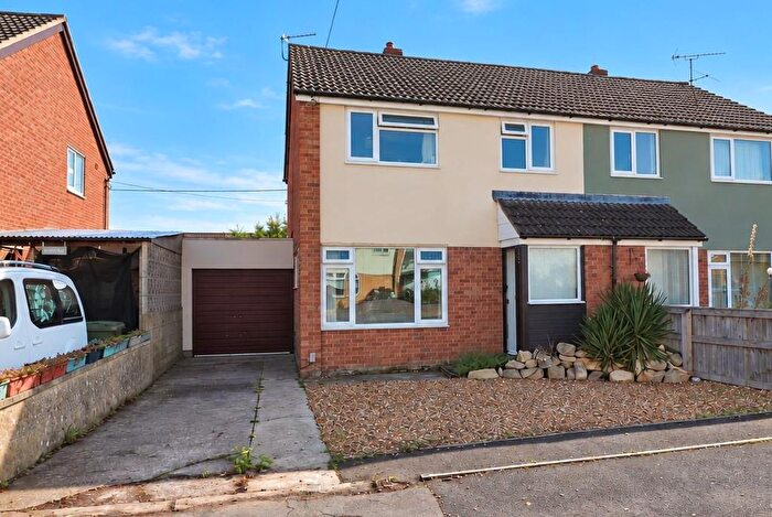 3 Bedroom Property For Sale In Chantry Gardens, Southwick, Trowbridge, BA14