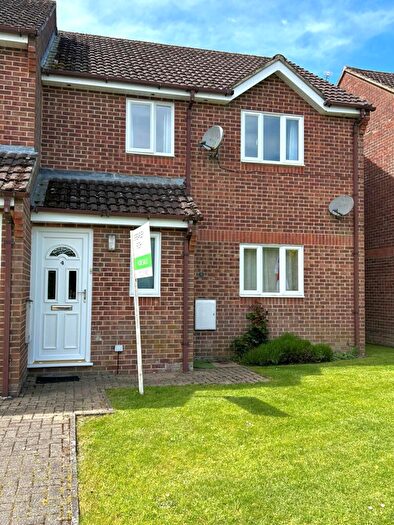 2 Bedroom Apartment For Sale In Eastcourt Road, Burbage, SN8