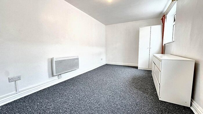 Flat To Rent In Flat, Church Road, Lawrence Hill, Bristol, BS5