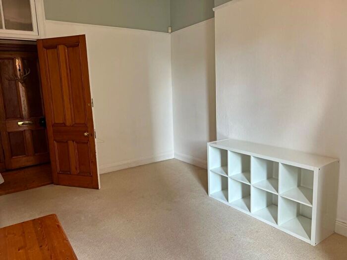 3 Bedroom Flat To Rent In Main Door, Wilton Street, North Kelvinside, Glasgow, G20