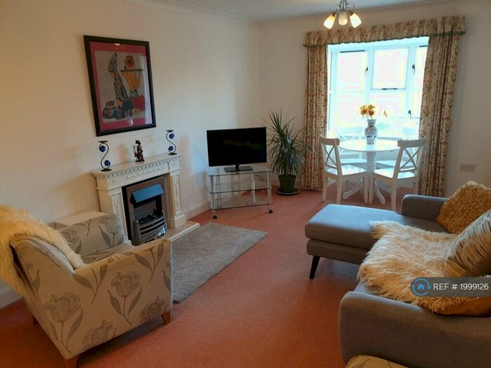 1 Bedroom Flat To Rent In College Road, Epsom, KT17