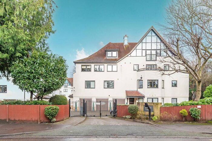 3 Bedroom Penthouse For Sale In Carew Road, Northwood, HA6