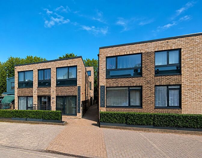 2 Bedroom Flat To Rent In Lancaster Road, Barnet, EN4