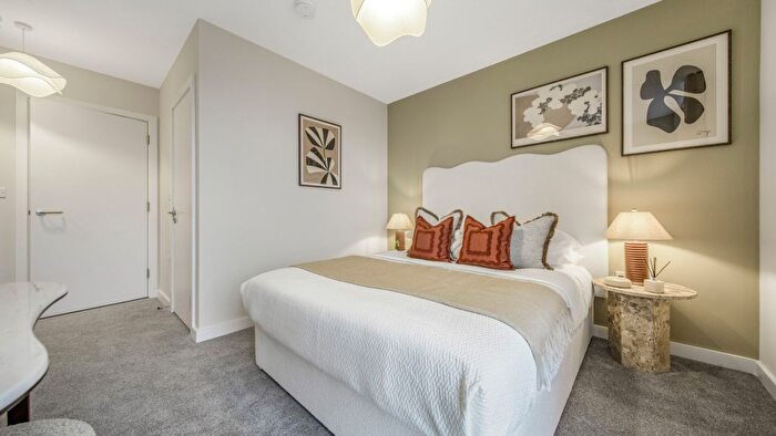 1 Bedroom Flat For Sale In Glengall Road, London, SE15