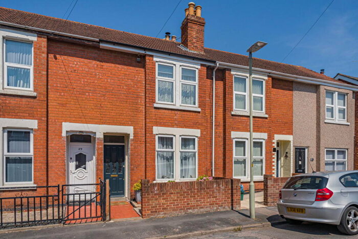 3 Bedroom Terraced House For Sale In Lysons Avenue, Gloucester, GL1