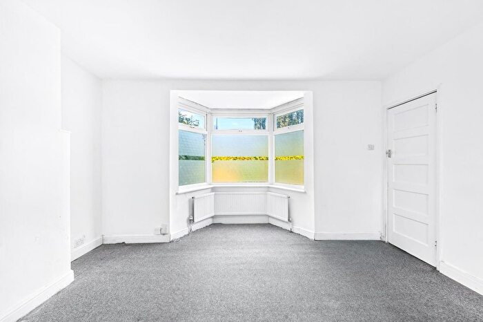3 Bedroom Property For Sale In Moat Place, Acton, W3