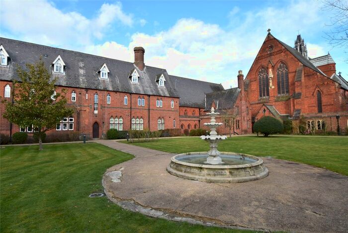 2 Bedroom Property To Rent In Hatch Lane, Windsor, Berkshire, SL4