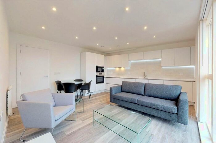 1 Bedroom Flat To Rent In Pearl Apartments, London, SE5