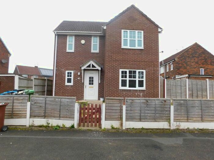3 Bedroom Detached House To Rent In Greaves Avenue, Failsworth, Manchester, M35