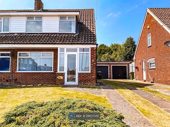3 Bedroom Semi Detached House To Rent In Repton Close, Carshalton, SM5