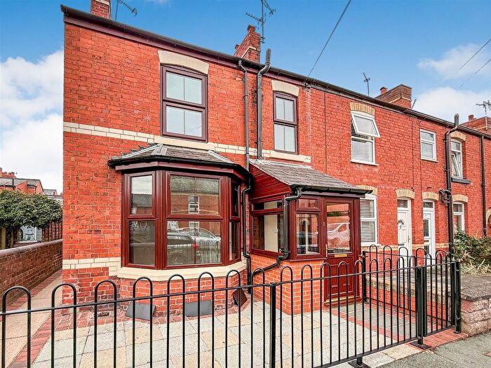 3 Bedroom End Terrace House For Sale In West Street, Oswestry, SY11